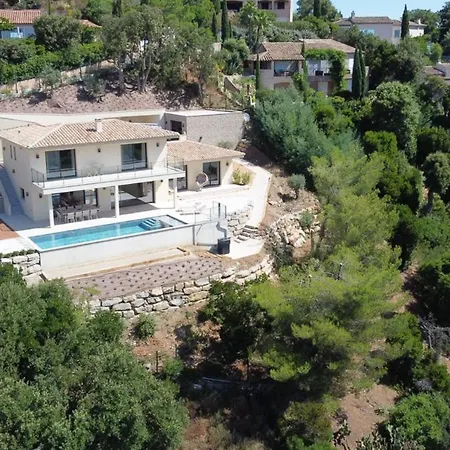 De Prestige Vue Sur Golfe De St Tropez *