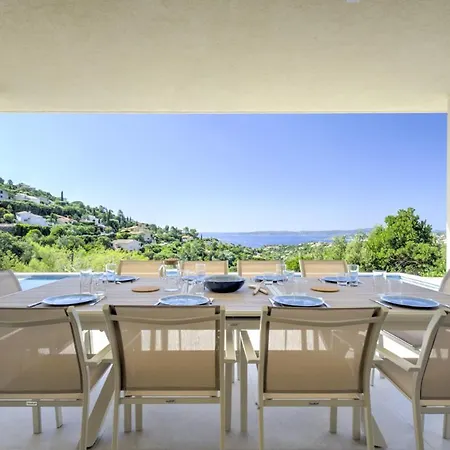 De Prestige Vue Sur Golfe De St Tropez *