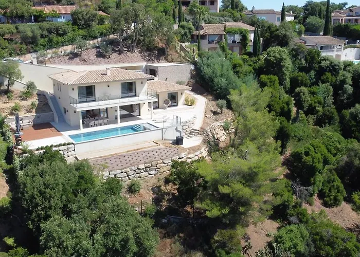 De Prestige Vue Sur Golfe De St Tropez *